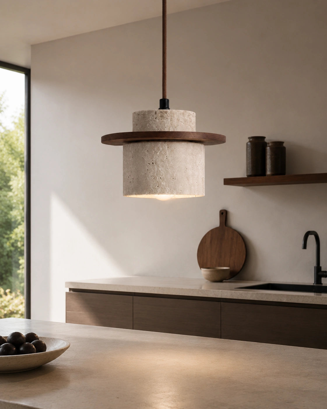 atelier-seto-kumo-cuisine-moderne-travertin-bois-massif-1122x1402